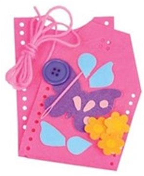a learn to sew kit for a pink purse.