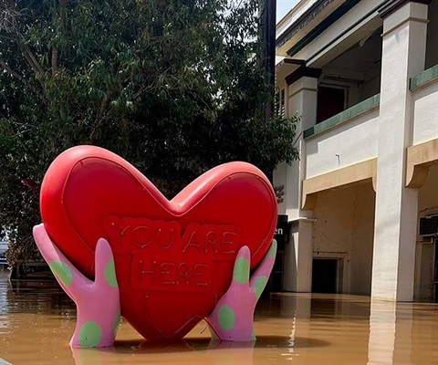 Heart sculpture