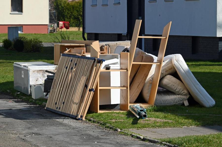 junk on the front lawn.